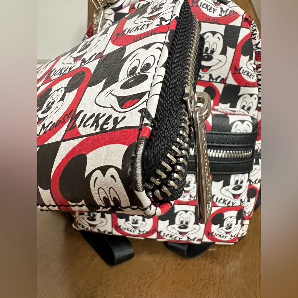 Loungefly Mickey Mouse Backpack/Wallet - Picture 10 of 12